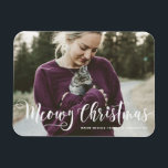 Meowy Christmas モダンKrightcoat Cat マグネット<br><div class="desc">私たちの楽しいカスタマイズ可能な写真クリスマスマグネットとフェスティバルの応援を広げるフレーズよくはしゃぐ"Meowy Christmas"!この魅力的マグネットは猫好きに最適で、お客様のお洒落フェスティバル写真を見ながらtouchを追加お気に入りのする。私たちのユーフレンドリーザーオンラインツールは、わずか数であなたの磁石をデザインすクリックるため、あなたの休日に集中祝することができる。ユーモアとパーソナライゼーションのtouchで、このクリスマスを忘れられない！カスタマイズ可能な"Meowy Christmas"のフォトマグネットを今日注文し、あなたの家に喜びをもたらし、あなたのゲストにスマイルをもたらすフェスティバルの記念品を作成！</div>