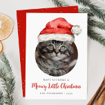 Meowy Little Christmas Santa Hat Cat写真 シーズンカード<br><div class="desc">猫をモチーフにした可愛いクリスマスカードで、フェスティバルtouchを猫の写真に追加！カードの上に水色のサンタハットが付いた円形の枠の内側に猫の写真が表示される。猫がサンタハットを着ているように見せるには、猫の顔の写真をアップ。サンタ帽子は動かせるので、必要に応じて調整して猫の写真に合わせる。赤い台本に「Meowy Little Christmas」というフレーズが表示されお洒落たり、フレーズを選カスタム択したりする。猫の写真クリスマスカードを自分の名前と年でパーソナライズ。カードが反転し、雪の背景が表示赤と白される。</div>