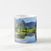 Merced Riverのヨセミテ滝 – ヨセミテバレー コーヒーマグカップ (中央)