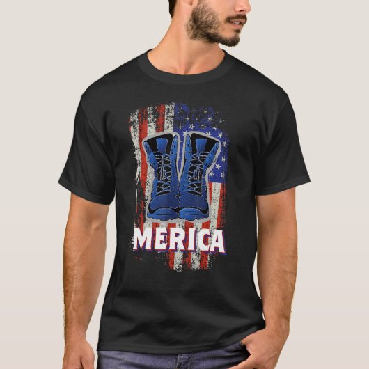Merica兵士は7月のアメリカのFlaの4番目のブーツを働く Tシャツ (正面)
