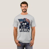 MERICA - アメリカ国旗を持つ愛国ゴリラ F Tシャツ (正面フル)
