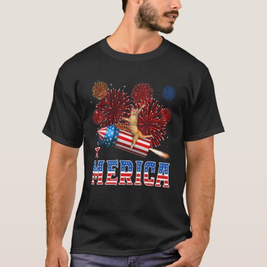 Merica 4th of July Cat Riding Firework Rocket Patr Tシャツ (正面)