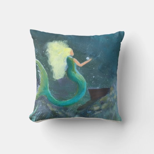 Mermaid with her pearl cushion throw pillow クッション (正面)