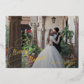 Merrily Married newlyweds photo Christmas 箔シーズンカード (正面)