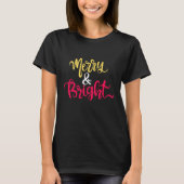 Merry and Bright Modern Red Women’s Christmas  Tシャツ (正面)