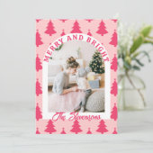 Merry & Bright Pink Retro Arch Photo Christmas シーズンカード (スタンド正面)