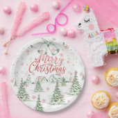 Merry Christmas Red and Green Snowy Trees ペーパープレート (パーティー)