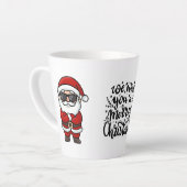 Merry Christmas Tasse - Cooler Weihnachtsmann カフェラテマグ (左アングル)