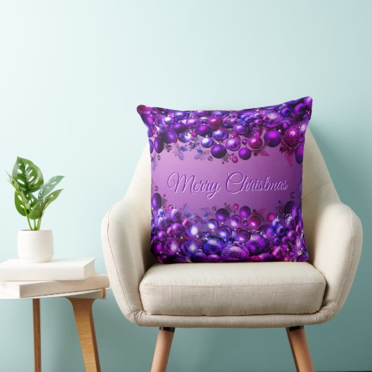 Merry Christmas Throw Pillow in Royal Purple Decor クッション (椅子)
