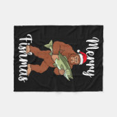 Merry Fishmas Bigfoot Fishing Funny Sasquatch Sant フリースブランケット (正面(横))