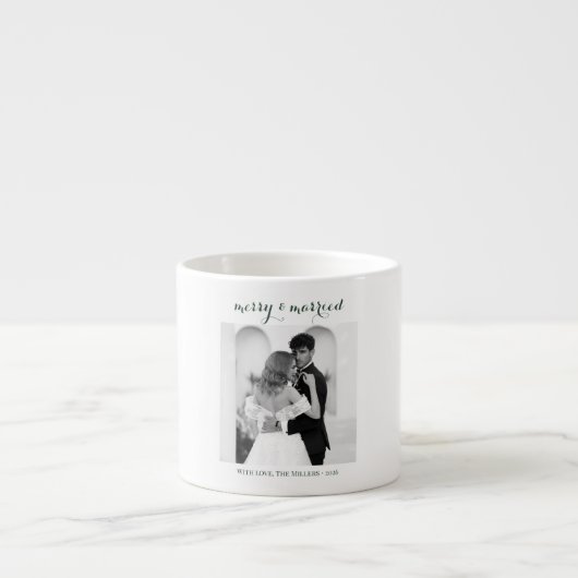 Merry & Married - 結婚したてのカップルのクリスマス エスプレッソカップ (正面)