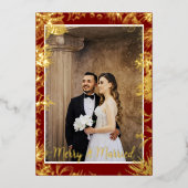 Merry & Married Burgundy & Gold 3 Photo Christmas 箔シーズンカード (正面)