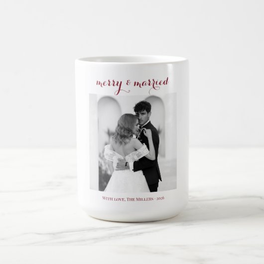 Merry & Married - Personalized Newlywed Christmas  コーヒーマグカップ (中央)
