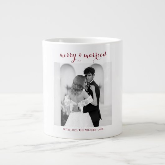 Merry & Married - Personalized Newlywed Christmas  ジャンボコーヒーマグカップ (正面)