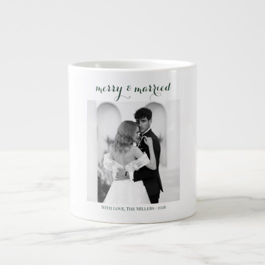 Merry & Married - Personalized Newlywed Christmas  ジャンボコーヒーマグカップ (正面)