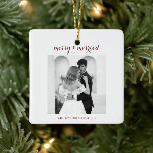 Merry & Married - Personalized Newlywed Christmas  セラミックオーナメント (ツリー)