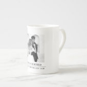 Merry & Married - Personalized Newlywed Christmas  ボーンチャイナマグカップ (正面右)