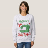Merry Quiltmas Christmas Sewing Machine Funny Xmas スウェットシャツ (正面フル)