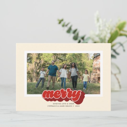 Merry Red Retro Script Christmas Photo シーズンカード (スタンド正面)