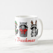 Merry Trashmas – Funny Christmas Raccoons コーヒーマグカップ (正面右)