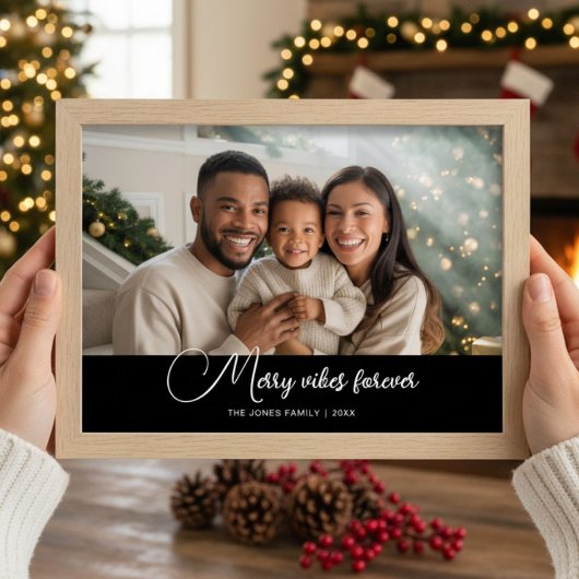 Merry Vibes Forever Playful Family Card シーズンカード