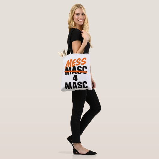 Mess 4 Masc トートバッグ (モデル)
