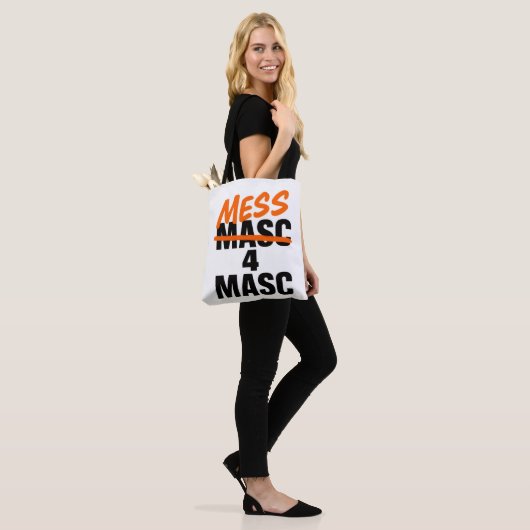 Mess 4 Masc トートバッグ (モデル)