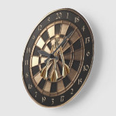 Metall Dartboard mit Dartpfeilen Gold Metalleffekt ラージ壁時計 (傾斜)