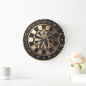 Metall Dartboard mit Dartpfeilen Gold Metalleffekt ラージ壁時計 (ホーム)