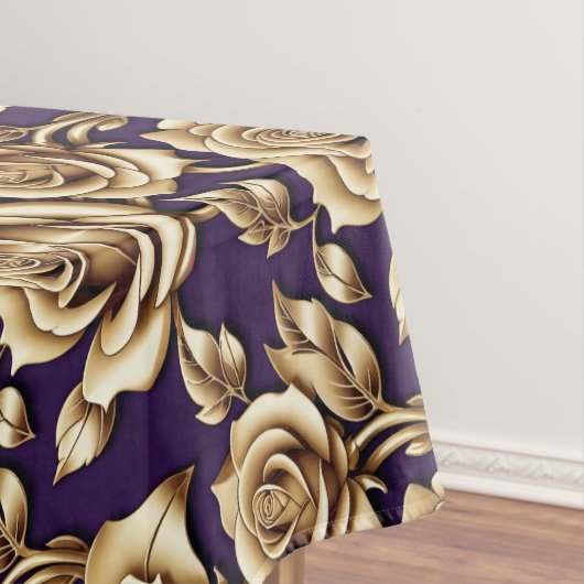 Metallic Gold Roses On A Matte Deep Purple  テーブルクロス (インサイチュ)