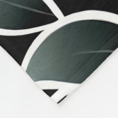 Metallic Silver Roses With Dark Green Leaves フリースブランケット (角)