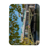 Metro on Bir-Hakeimブリッジ-フランス、パリ マグネット (縦)