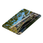 Metro on Bir-Hakeimブリッジ-フランス、パリ マグネット (左側)