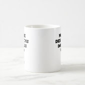 Mettre des Bâtons dans les Roux ? - Jeux de Mots コーヒーマグカップ (中央)