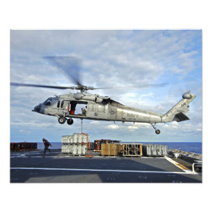 MH-60S Seahawkはammunitioを渡すことを準備します フォトプリント