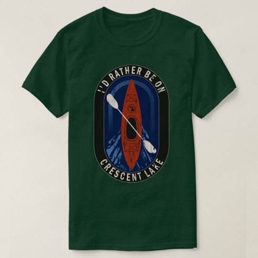 MIのクレセント湖でカヤックしている Tシャツ (デザイン正面)