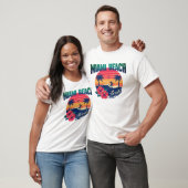 Miami Beach Surfer Sunset Hibiscus Florida Travel Tシャツ (ユニセックス)