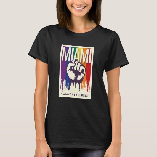 Miami LGBTQ Pride Rainbow Flag Resist Fist Proud L Tシャツ (正面)