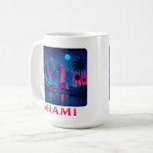Miami Moonrise - Neon Skyline Graphic Tee コーヒーマグカップ (正面左)