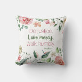 Micah 6:8フローラ水パーソナライズされた色 クッション (正面)