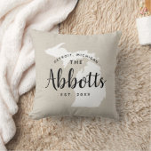Michigan Family Monogram State Throw Pillow クッション (ブランケット)