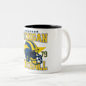 Michigan Football Helmet Vintage College Mug ツートーンマグカップ (正面右)