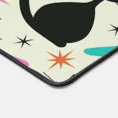 Mid Century Black Atomic Cats with Boomerangs  デスクマット (コーナー)