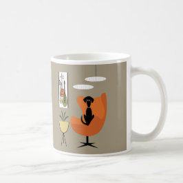 Mid Century Black Dog in Orange Egg Chair コーヒーマグカップ
