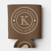 Mid-Century Forest Brown Wedding Monogram Heart 缶クーラー (裏面)