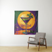 Mid Century Mardi Gras Sunset Fleur De Lis Martini タペストリー (インサイチュ)