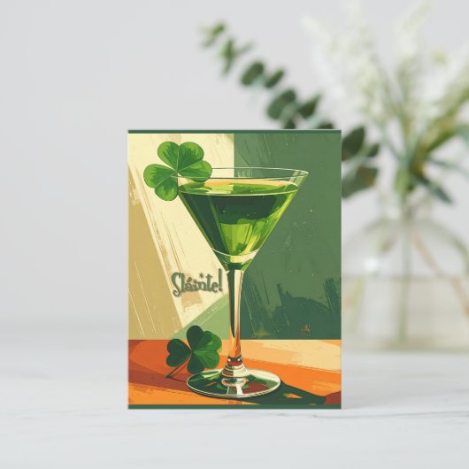 Mid Century Modern Shamrock Martini Sláinte!  ポストカード (スタンド正面)