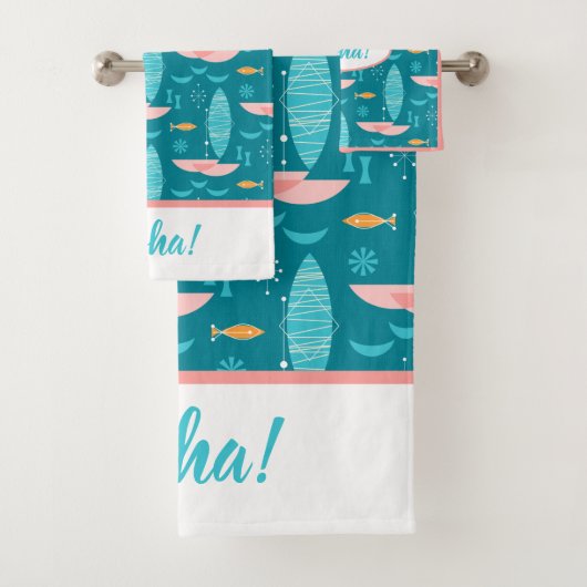 Mid Century Pink Catamaran - Blue Background バスタオルセット (インサイチュ)