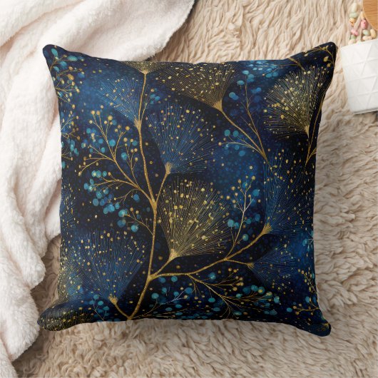 Midnight Gold Botanical Throw Pillow クッション (ブランケット)