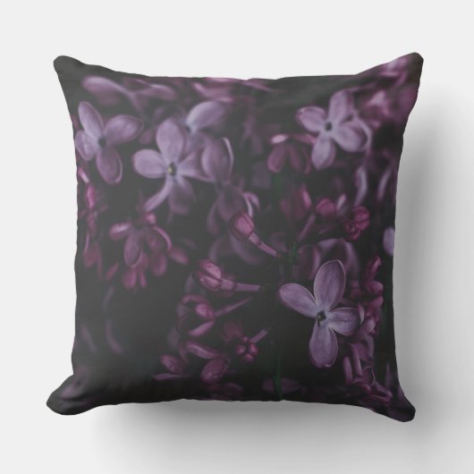 Midnight Lilac Reverie Throw Pillow クッション (正面)